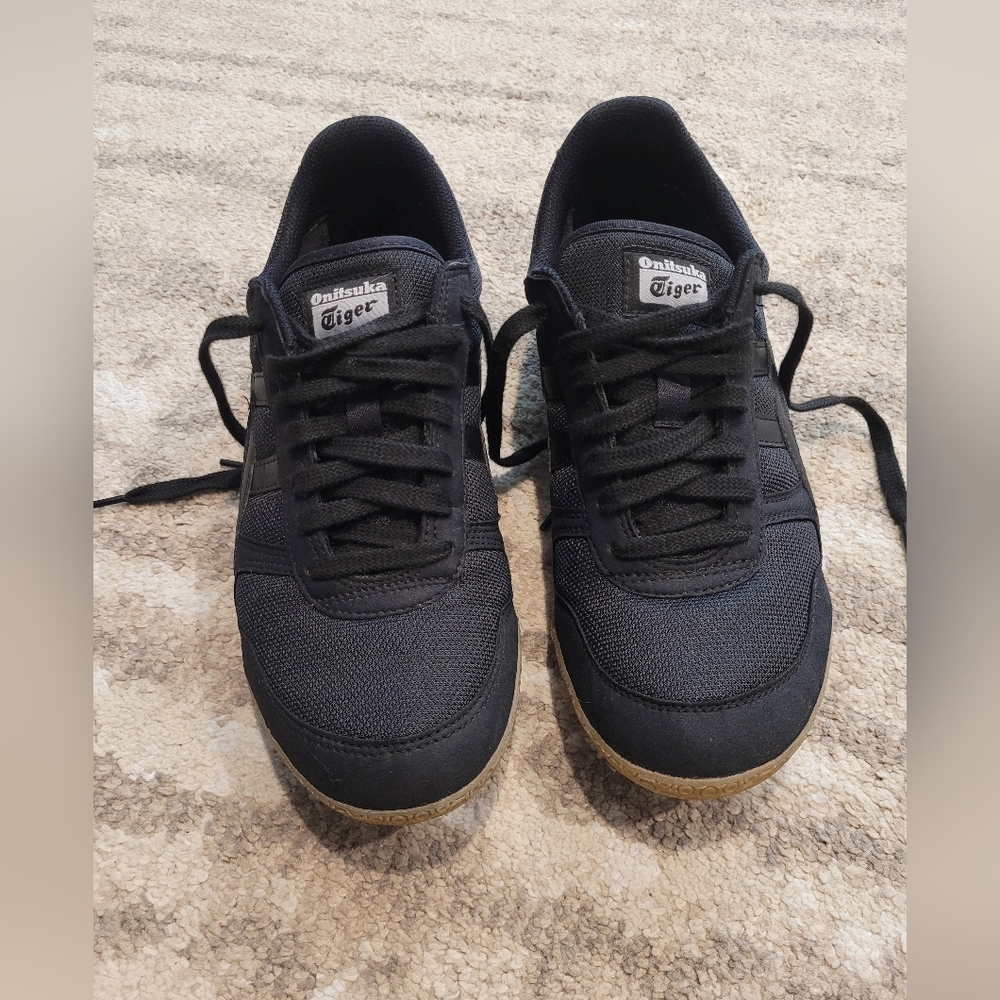 Onitsuka Tiger by asics ultimate 81 black unisex men's 8 / women's 9.5